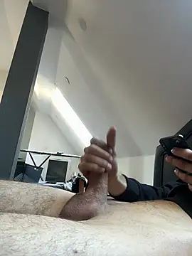 Snapshot of musti312 chatting on February 15, 12:47 pm musti312 online show from February 15, 12:47 pm