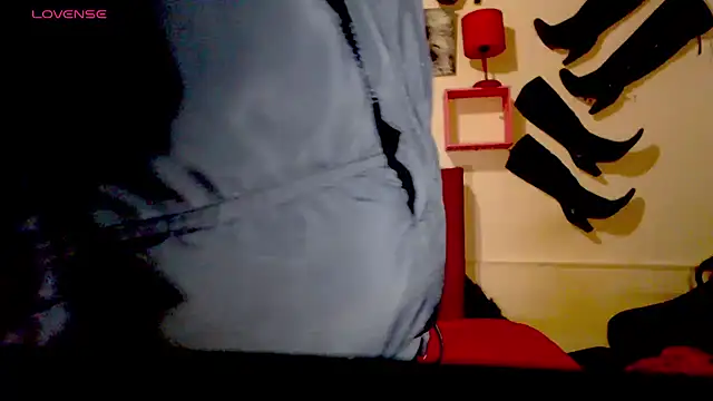 blondehot5v online show from October 27, 12:09 pm