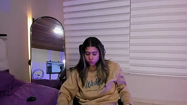 Rachell criss online show from October 4, 4:10 am