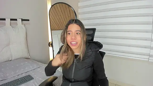 Rachell criss online show from November 29, 3:53 am