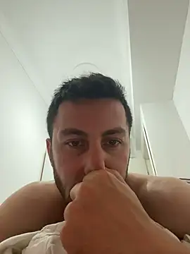 Snapshot of emredenizz07 chatting on November 5, 1:44 pm emredenizz07 online show from November 5, 1:44 pm