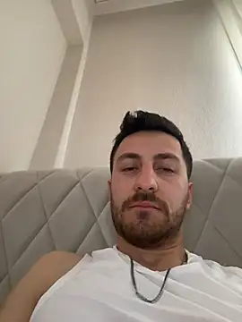 emredenizz07 online show from January 6, 7:23 am