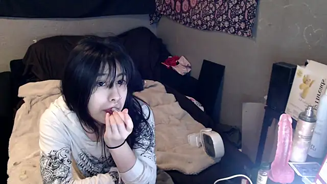 London Ray online show from February 24, 9:46 pm