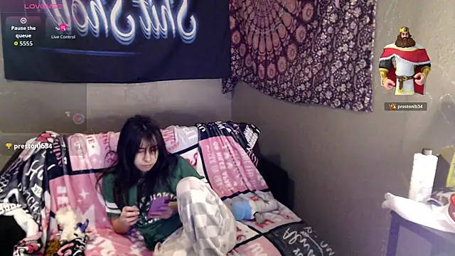 London Ray online show from April 11, 8:57 pm