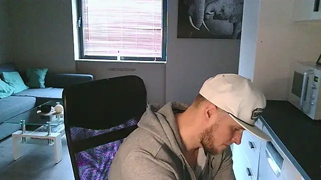 Snapshot of Dartanjanas13 chatting on October 5, 10:57 am Dartanjanas13 online show from October 5, 10:57 am