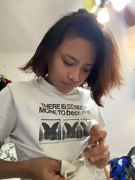 Nia Desire online show from December 18, 7:47 am