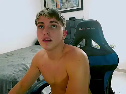 Justin trevor1 online show from July 25, 8:17 pm