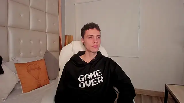 Snapshot of dark_sun302 chatting on September 8, 9:36 pm dark sun302 online show from September 8, 9:36 pm