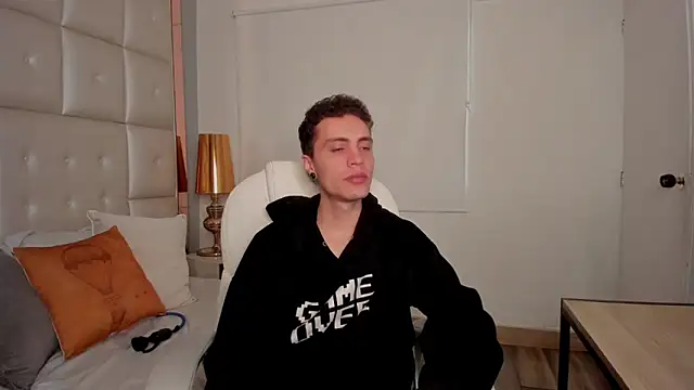 Snapshot of dark_sun302 chatting on September 17, 9:16 pm dark sun302 online show from September 17, 9:16 pm