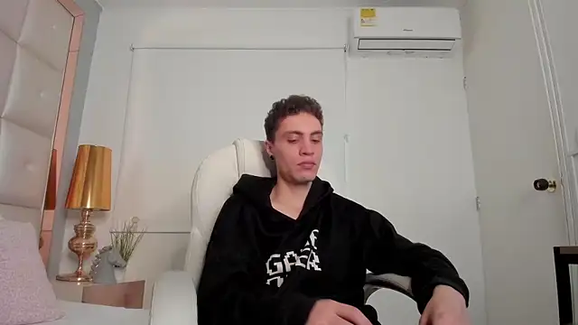 Snapshot of dark_sun302 chatting on September 20, 9:16 pm dark sun302 online show from September 20, 9:16 pm