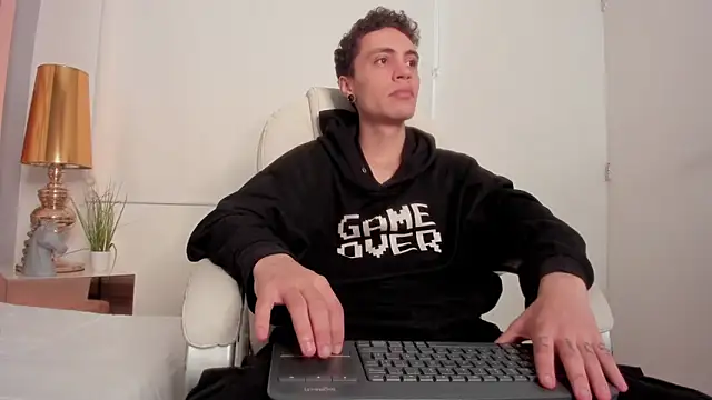 Snapshot of dark_sun302 chatting on September 30, 9:31 pm dark sun302 online show from September 30, 9:31 pm