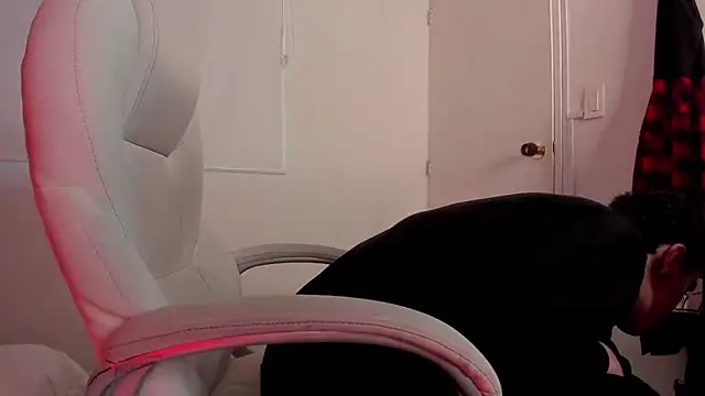 Snapshot of dark_sun302 chatting on October 4, 9:24 pm dark sun302 online show from October 4, 9:24 pm