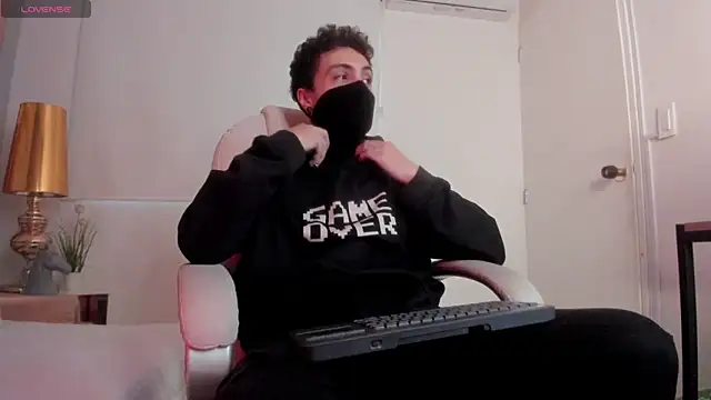 Snapshot of dark_sun302 chatting on October 12, 9:58 pm dark sun302 online show from October 12, 9:58 pm