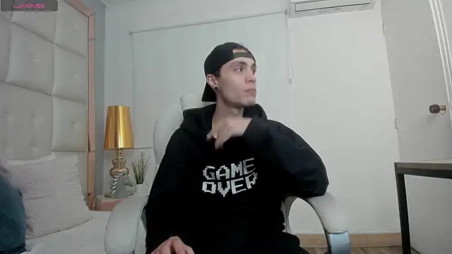 Snapshot of dark_sun302 chatting on October 17, 2:59 am dark sun302 online show from October 17, 2:59 am