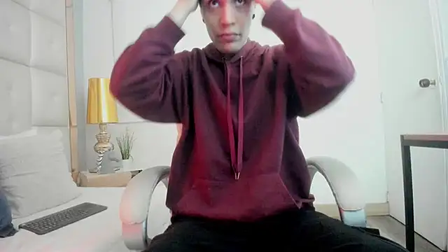 Snapshot of dark_sun302 chatting on October 18, 2:58 am dark sun302 online show from October 18, 2:58 am