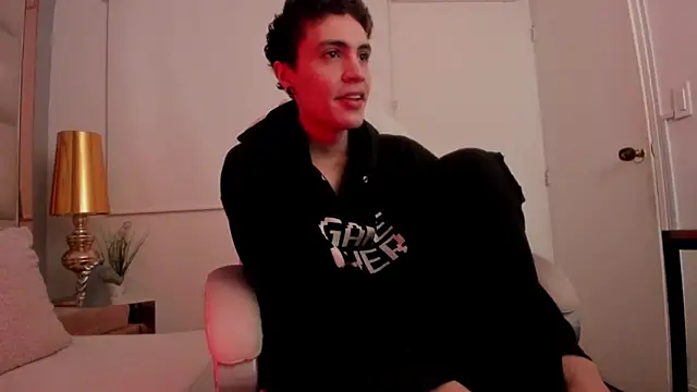 Snapshot of dark_sun302 chatting on October 19, 3:07 am dark sun302 online show from October 19, 3:07 am