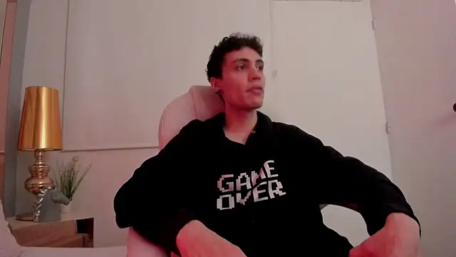 Snapshot of dark_sun302 chatting on October 20, 1:06 am dark sun302 online show from October 20, 1:06 am