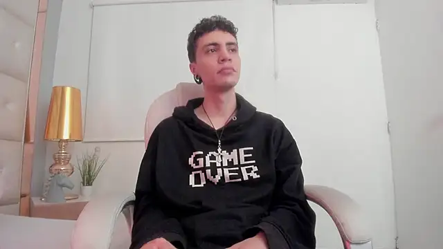 Snapshot of dark_sun302 chatting on November 21, 12:32 am dark sun302 online show from November 21, 12:32 am