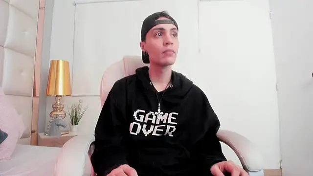 Snapshot of dark_sun302 chatting on November 21, 10:08 pm dark sun302 online show from November 21, 10:08 pm