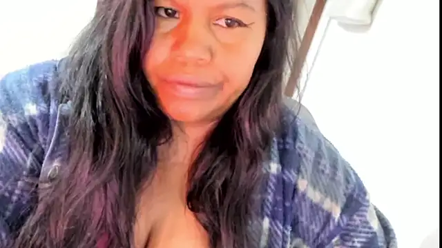 Snapshot of ebonylouissexyhot chatting on November 7, 10:32 pm ebonylouissexyhot online show from November 7, 10:32 pm