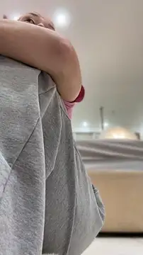 ZoeyNeal online show from April 20, 2:09 pm