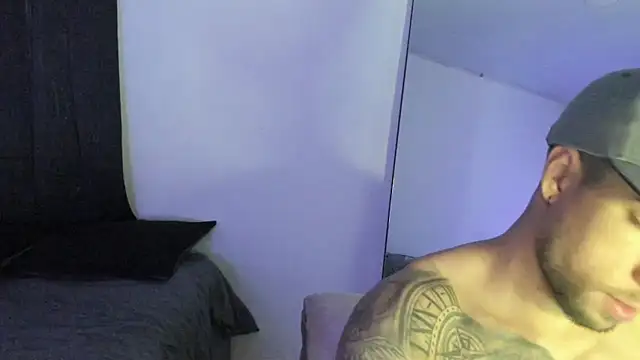 ThiagoLugo online show from December 2, 8:15 pm