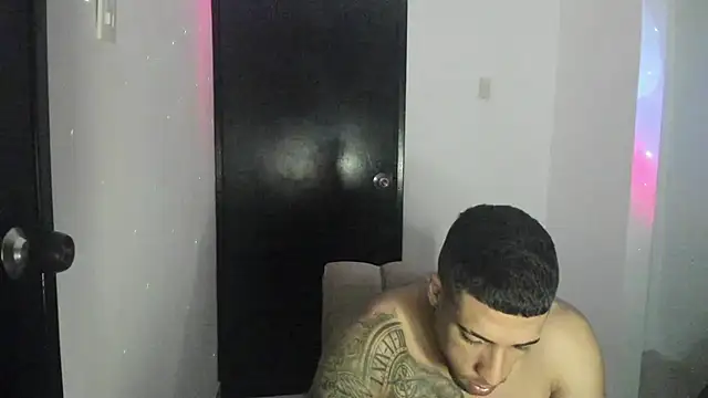 Snapshot of ThiagoLugo chatting on June 16, 4:37 am ThiagoLugo online show from June 16, 4:37 am