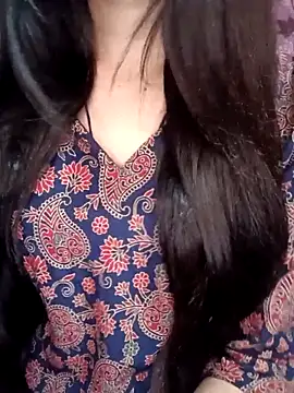 Snapshot of Queen_Pooja7 chatting on October 11, 5:11 pm Queen Pooja7 online show from October 11, 5:11 pm