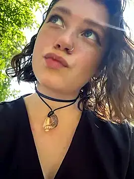 lucy-joy online show from September 10, 9:31 am