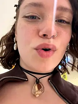 lucy-joy online show from September 12, 8:25 am