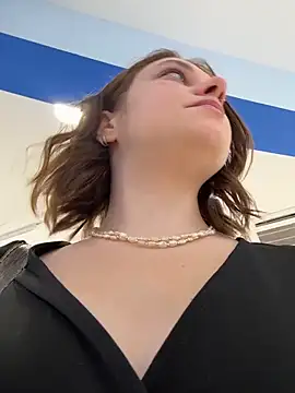 lucy-joy online show from September 25, 10:30 am