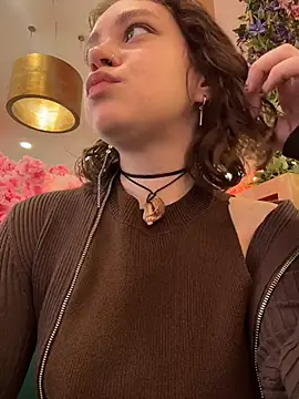 lucy-joy online show from November 1, 8:16 am