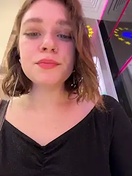 lucy-joy online show from November 4, 12:15 pm