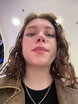 lucy-joy online show from March 30, 9:32 am