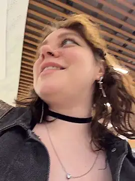 Snapshot of lucy-joy chatting on May 14, 10:33 am lucy-joy online show from May 14, 10:33 am