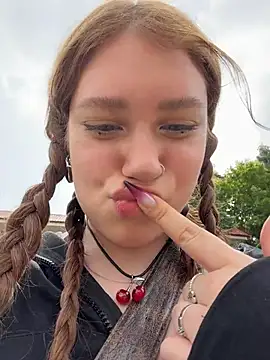 Snapshot of lucy-joy chatting on July 24, 8:01 am lucy-joy online show from July 24, 8:01 am