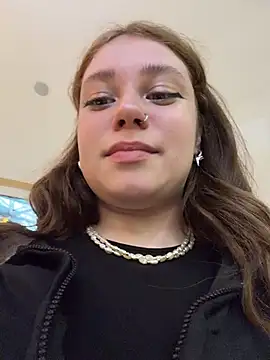 Snapshot of lucy-joy chatting on July 27, 10:11 am lucy-joy online show from July 27, 10:11 am
