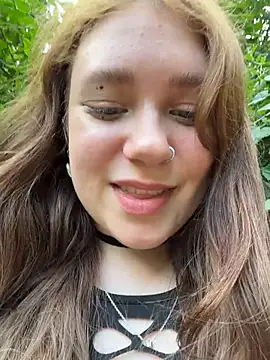 Snapshot of lucy-joy chatting on July 28, 12:48 pm lucy-joy online show from July 28, 12:48 pm