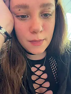 Snapshot of lucy-joy chatting on July 28, 2:13 pm lucy-joy online show from July 28, 2:13 pm
