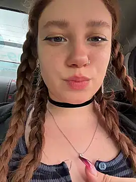 Snapshot of lucy-joy chatting on July 29, 10:02 am lucy-joy online show from July 29, 10:02 am