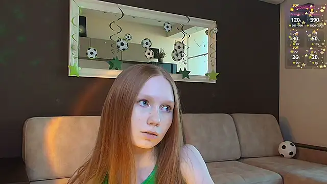 Snapshot of FoxyMira chatting on June 21, 4:20 pm FoxyMira online show from June 21, 4:20 pm