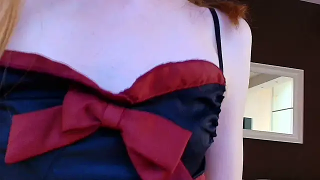 Snapshot of FoxyMira chatting on July 28, 2:13 pm FoxyMira online show from July 28, 2:13 pm