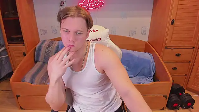 Dexter Bennett online show from April 22, 7:15 pm