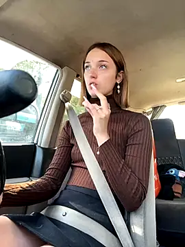 Snapshot of DollyTall chatting on September 11, 9:31 am DollyTall online show from September 11, 9:31 am