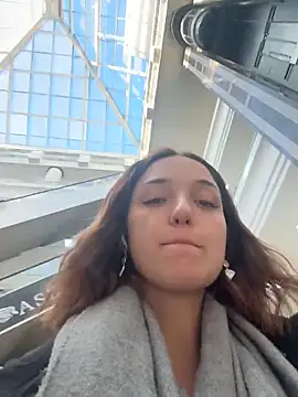 Snapshot of DollyTall chatting on November 14, 8:57 am DollyTall online show from November 14, 8:57 am