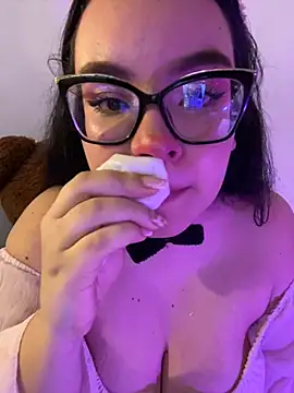 Emily Taylor2 online show from November 1, 4:36 am