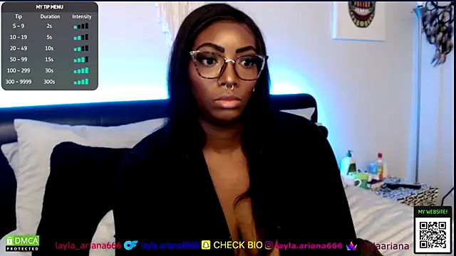 LaylaAriana online show from November 7, 3:50 am