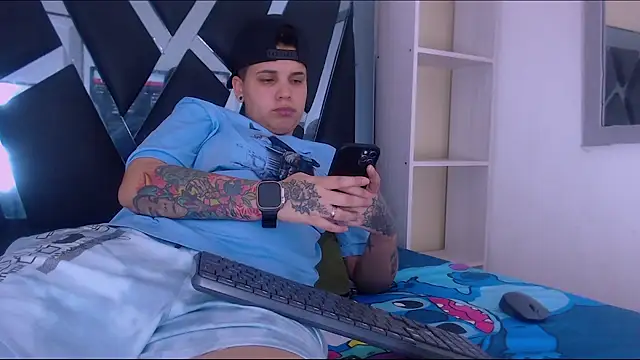 Snapshot of karla_sexy21 chatting on September 16, 3:18 am karla sexy21 online show from September 16, 3:18 am