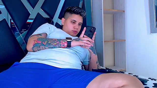 Snapshot of karla_sexy21 chatting on October 25, 3:58 am karla sexy21 online show from October 25, 3:58 am