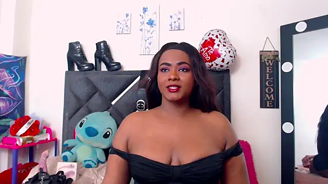 Snapshot of NatashaBella chatting on December 13, 11:10 pm NatashaBella online show from December 13, 11:10 pm